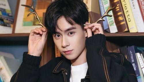 吃瓜娱乐圈双男主小说,娱乐圈双男主的甜蜜较量